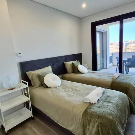 Exclusive 2 Bedroom Near The For 6 Guests شقة بورتيماو