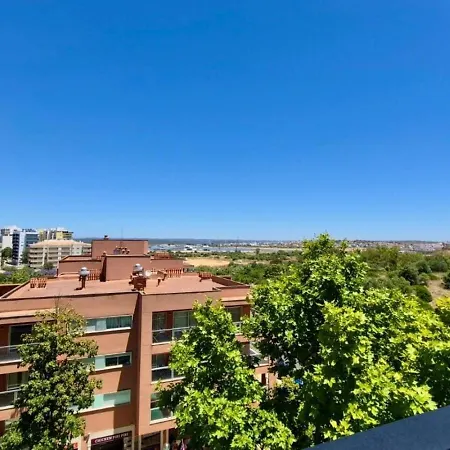 Exclusive 2 Bedroom Near The For 6 Guests شقة