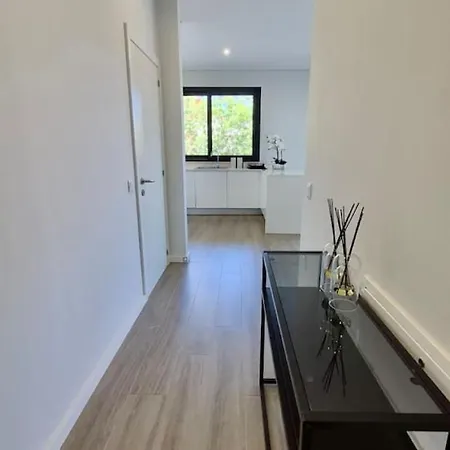 아파트 Exclusive 2 Bedroom Near The For 6 Guests 포티마오